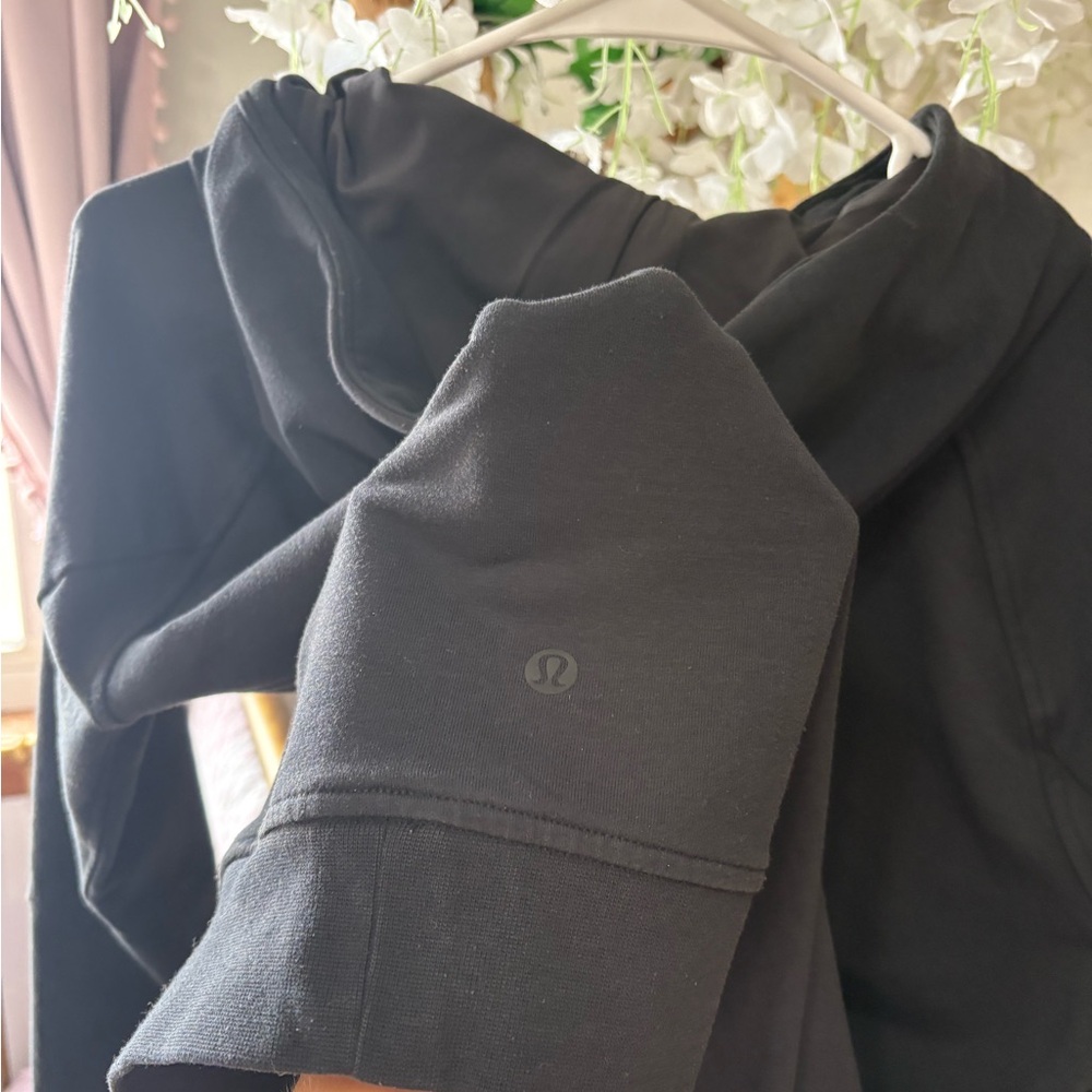 lululemon athletica Men's Black Hooded Pullover - Picture 8 of 9